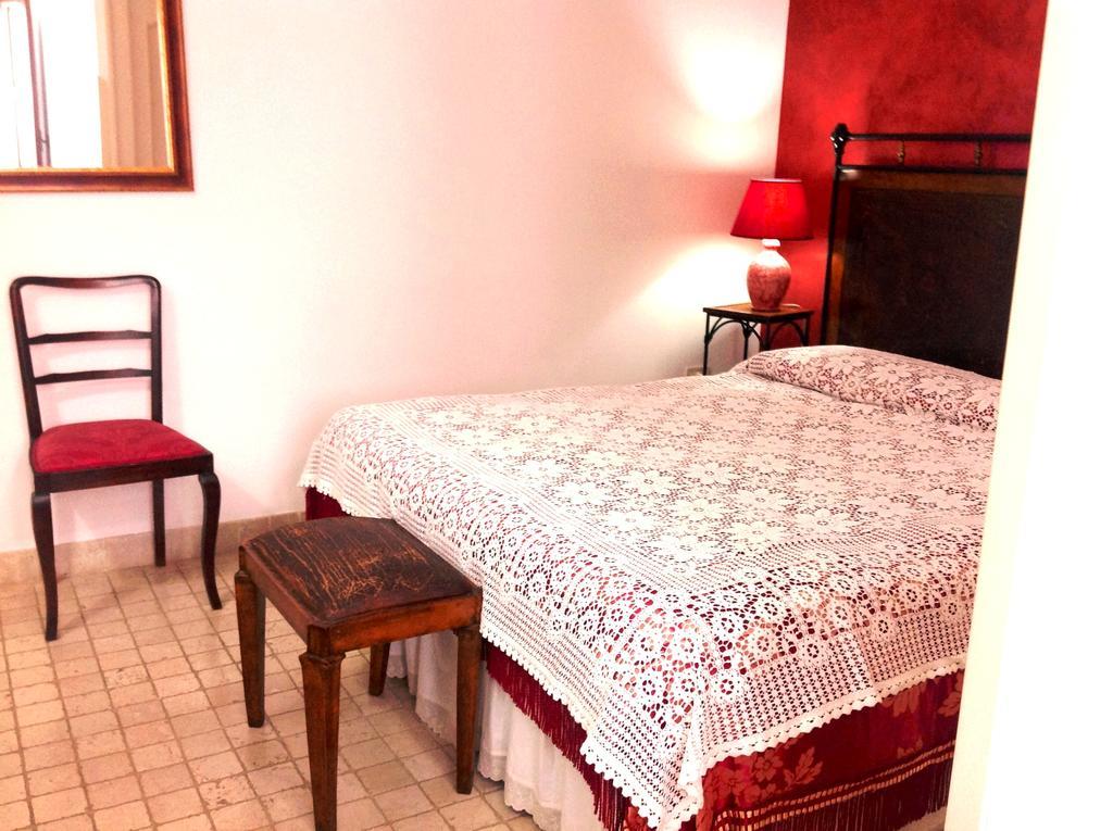 Anticadimora Dei Pepe Bed & Breakfast Salve Exterior photo
