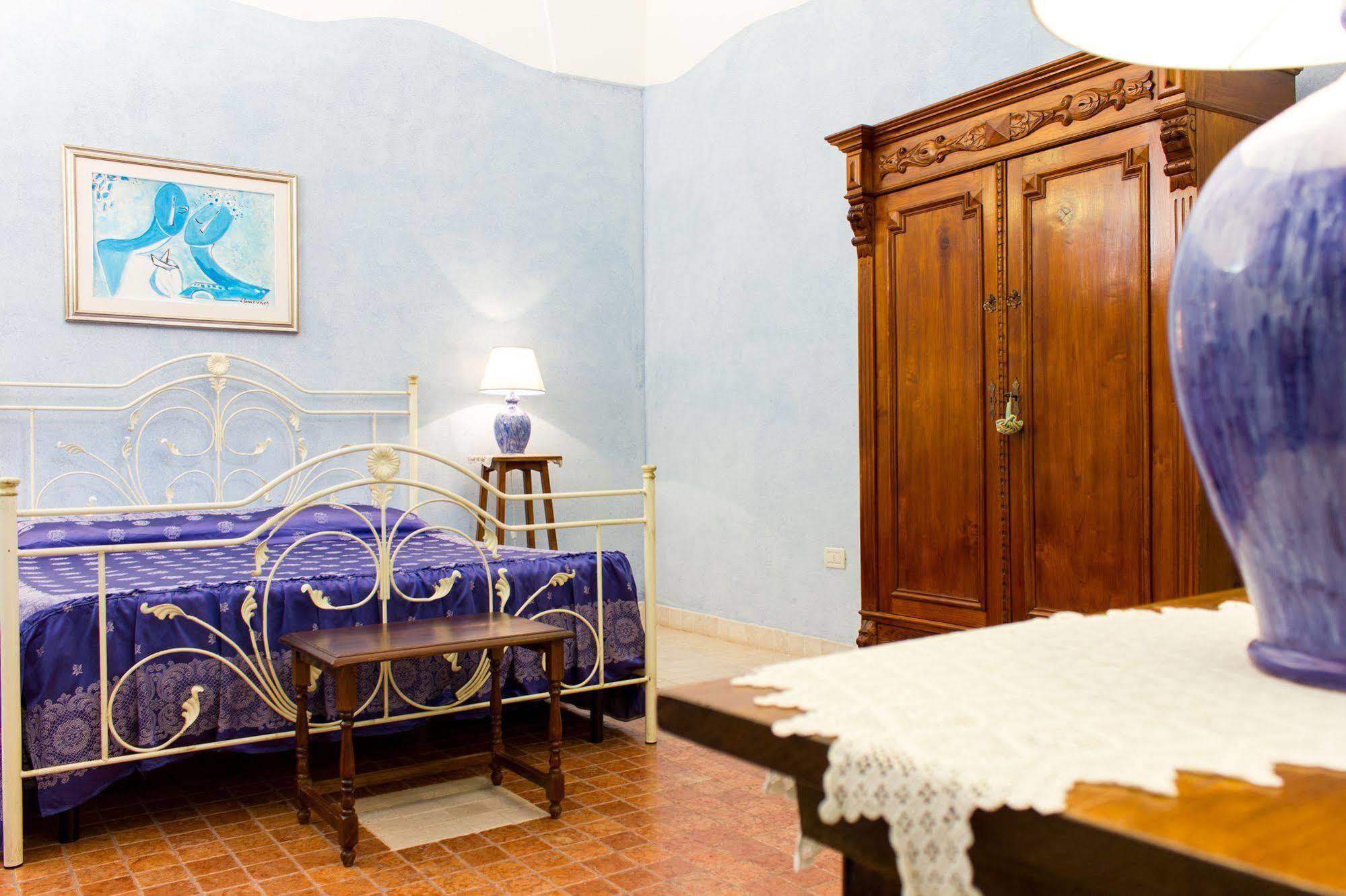 Anticadimora Dei Pepe Bed & Breakfast Salve Exterior photo